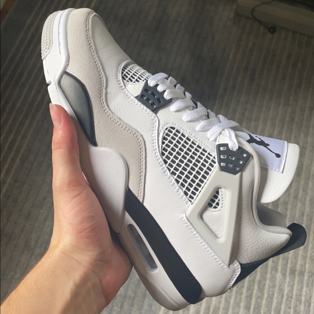 Air Jordan Retro 4 Military Black